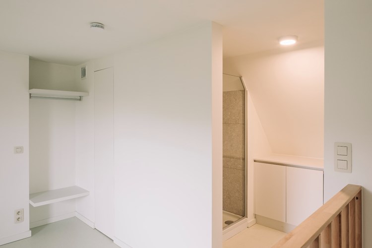 Duplex appartement voor &#233;&#233;n persoon of koppel met leefruimte met open keuken en badkamer - 3e en 4e verdieping 