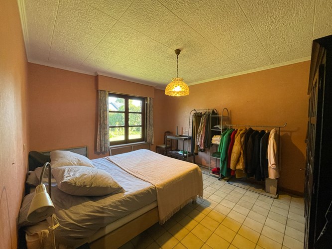 Alleenstaande woning met 3 slaapkamers en garage te Roeselare 