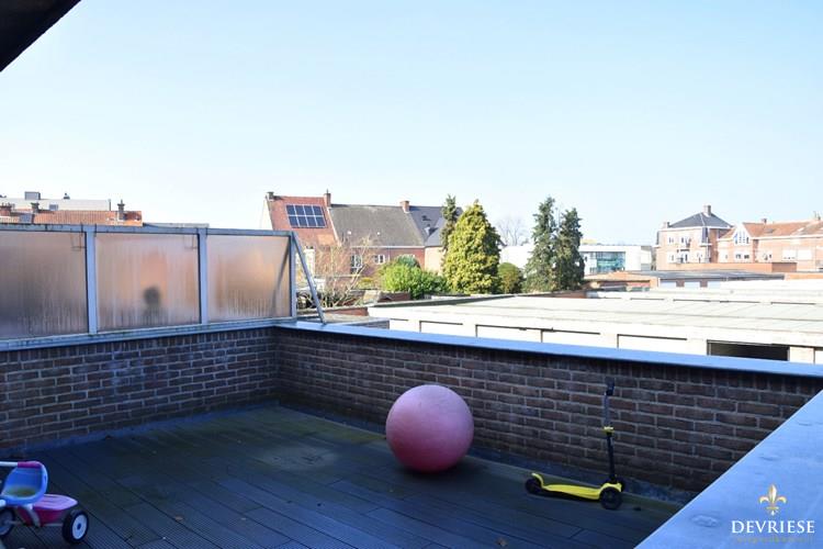 Instapklaar 2-slaapkamerappartement met 2 terrassen te Koop in Roeselare 