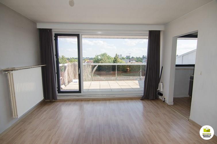 1 slpk appartement op 1,6km van station van Roeselare met 2 terrassen 