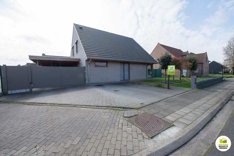 Instapklare energiezuinige woning (&#39;13) met 4 slaapkamers, carport en tuin 