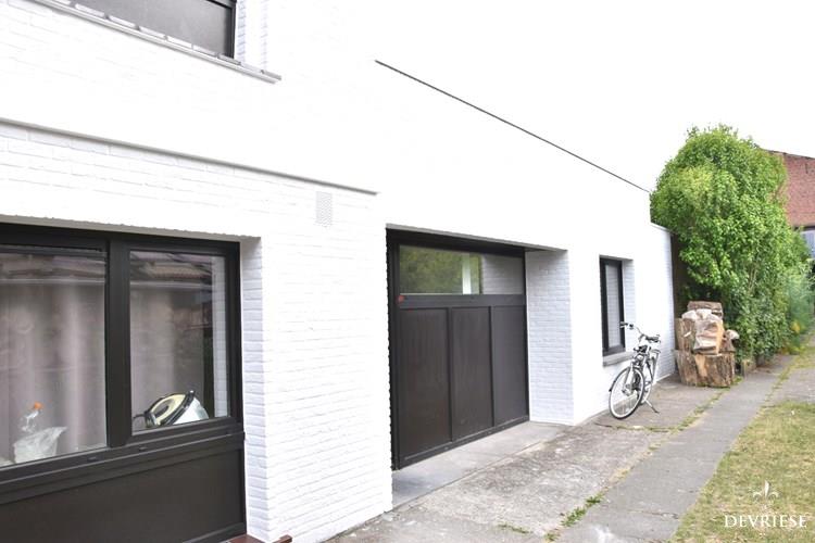 Groot 4 slpk appartement te koop in Wevelgem met autostandplaats 