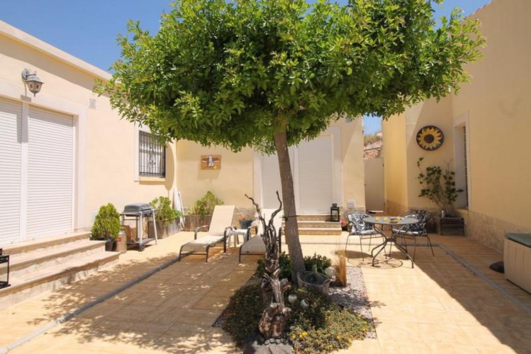 Villa verkocht in Hondon de Las Nieves