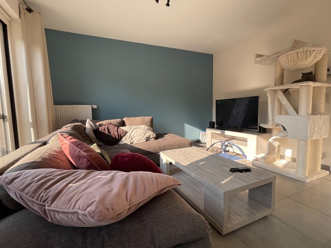 Gelijkvloers appartement met 2 slaapkamers met tuin en garage in centrum Roeselare 