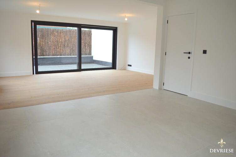 Gelijkvloers appartement met 2 slaapkamers in Kortrijk 