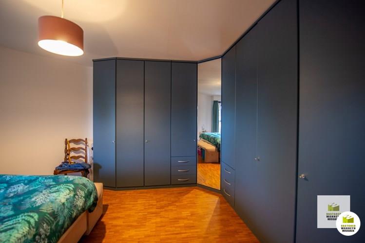 Gerenoveerd appartement met 3 slaapkamers, 3 terrassen en garage op ideale ligging te Aalter 