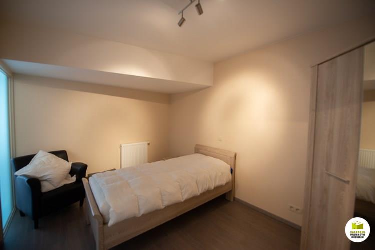 Recent gelijkvloers 1 slaapkamer appartement met tuintje in centrum Wingene 