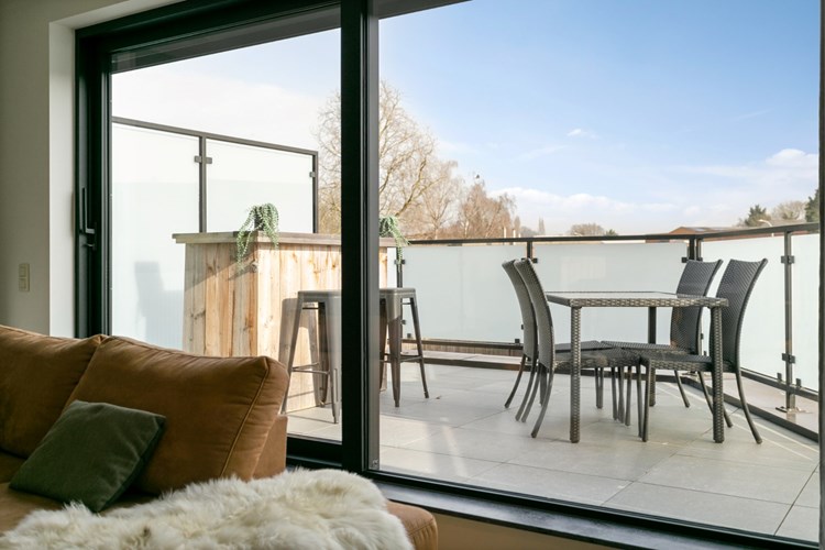 Comfortabel appartement met terrassen nabij Vaart 
