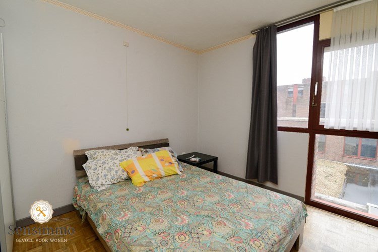 Appartement met 3 slaapkamers, balkon en priv&#233; garagebox te centrum van Genk 