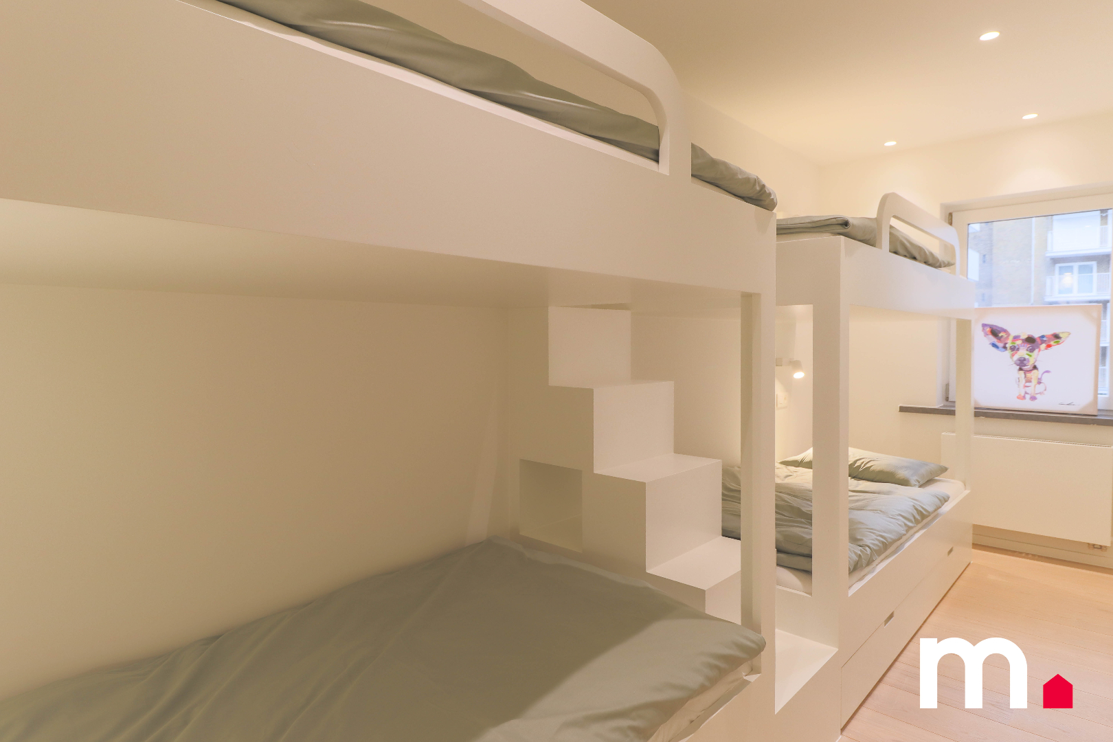 Volledig gerenoveerd 3 slaapkamerappartement met Zeezicht in Duinbergen