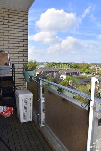 Ruim 3-slaapkamer appartement op de 4de verdieping met kelderberging en autostaanplaats te koop in Harelbeke 