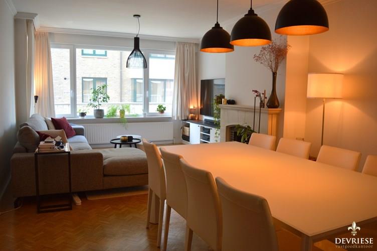 Ruim appartement met 2 slaapkamers op het President Rooseveltplein te Kortrijk 