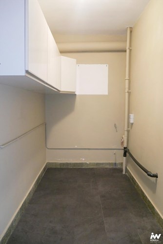 Zeer ruim (139 m&#178;) appartement met drie slaapkamers in De Haan 