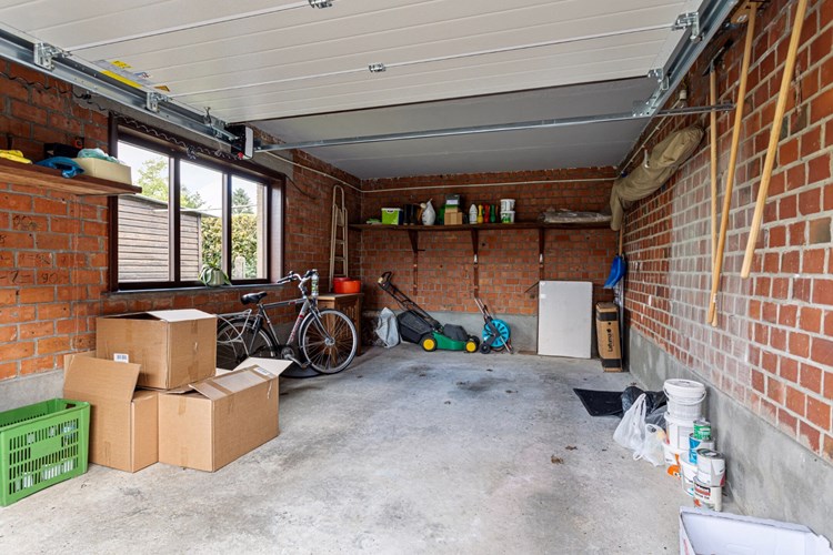 Ruime HOB met 3 slpks, tuin en garage. 