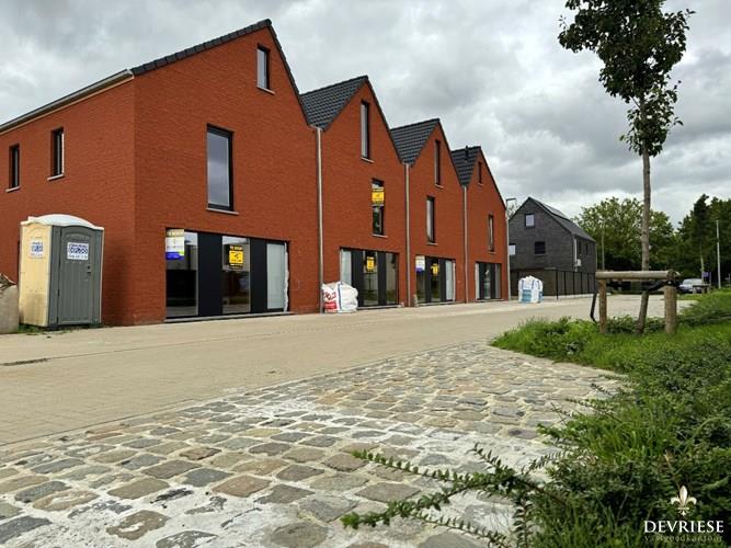 Nieuwbouwwoning met kindvriendelijke ligging, Oogststraat Heule 