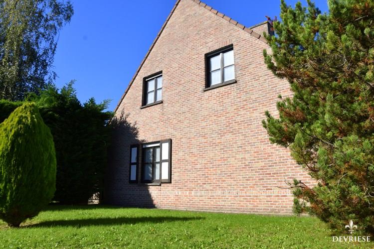 Statige villa met 4 slaapkamers en garage te koop op &#39;Rodenburg&#39; te Marke 
