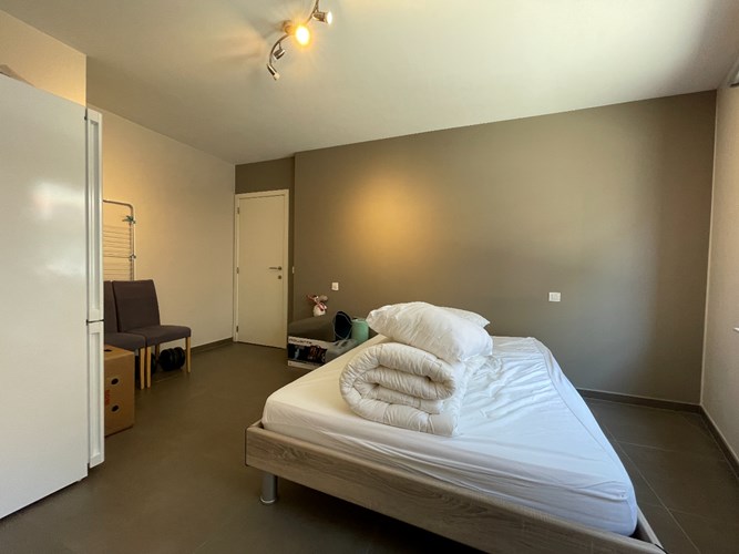 Gelijkvloers, nieuwbouwappartement met 2 slaapkamers en terras te centrum Aartrijke (geen gemeenschappelijke kosten) 