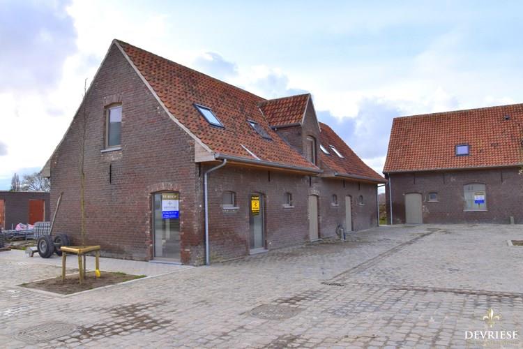Hoeve renovatie met kindvriendelijke ligging, Oogststraat Heule 