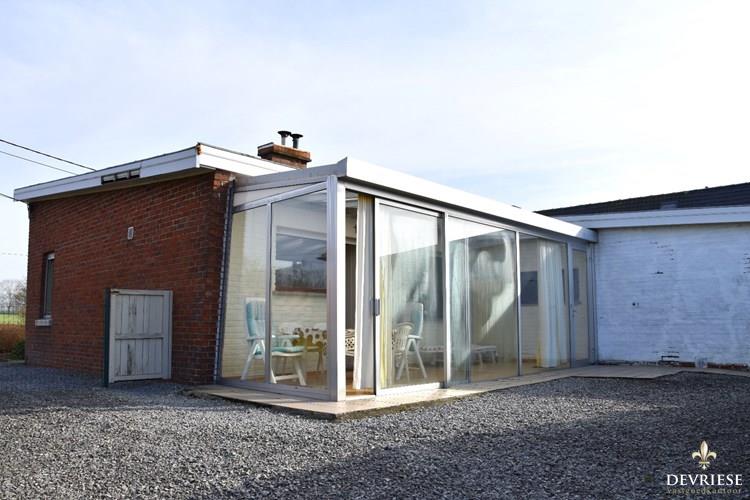 Alleenstaande bungalow te koop in Kooigem met 3 slaapkamers, garage en landelijk vergezicht 