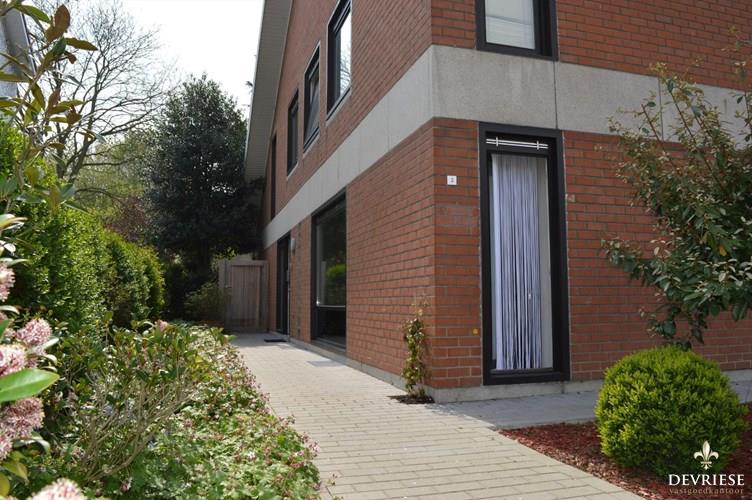 Ruime Villa met residenti&#235;le en rustige ligging te Kortrijk 