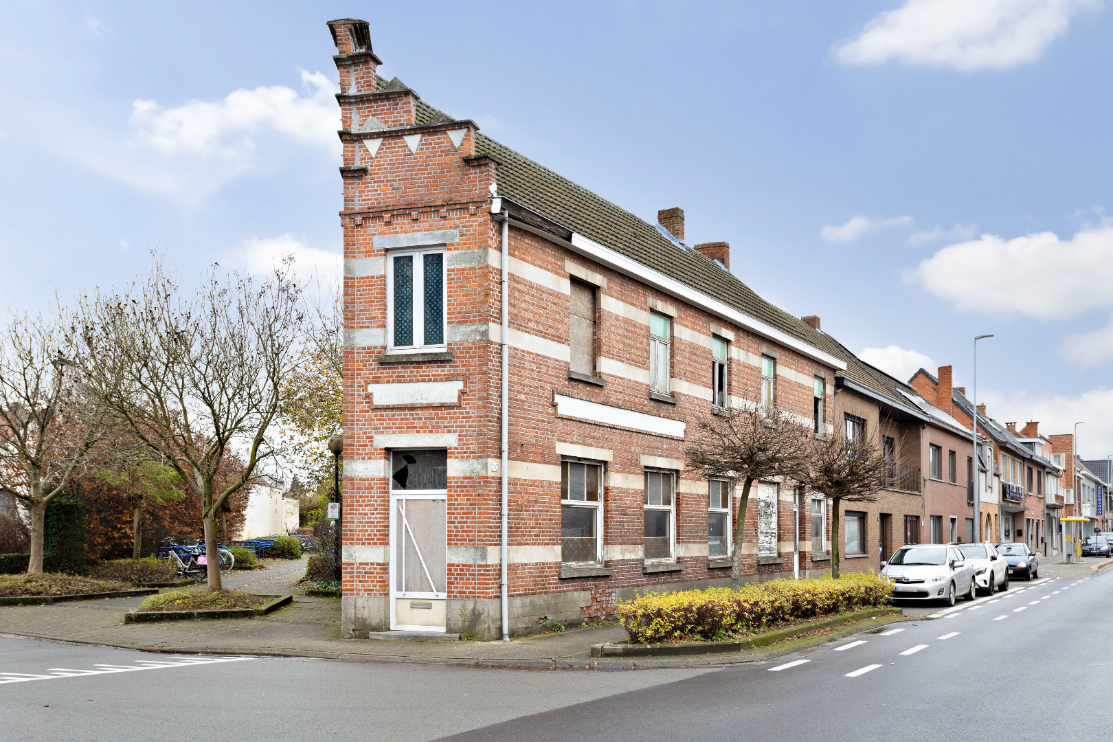 Unieke te renoveren woning in het centrum van Hamme
