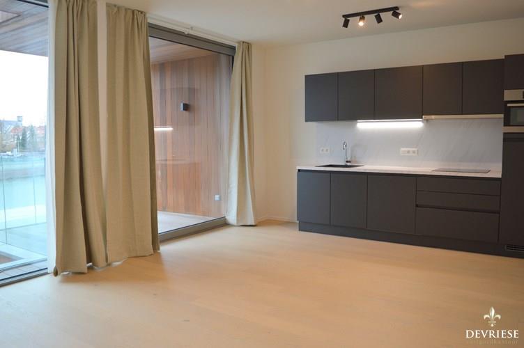 Nieuw luxe appartement met zicht op de Leie te Kortrijk 