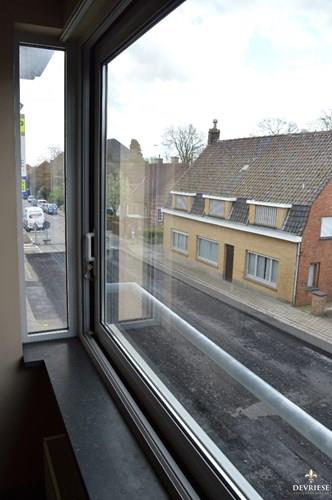 Ruim en energiezuinig appartement met 2 slaapkamers in centrum-Bellegem 