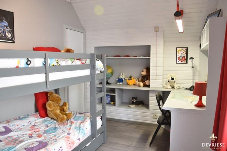 Charmante gezinswoning te koop in Gullegem met 3 slaapkamers, garage en mooie tuin 
