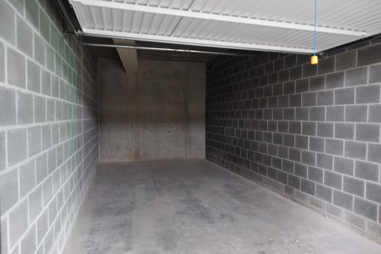 Ondergrondse garagebox op centrale locatie te St-Job 
