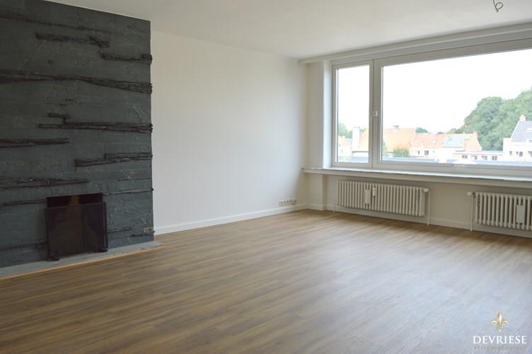 Vernieuwd appartement te Kortrijk met vlotte bereikbaarheid 