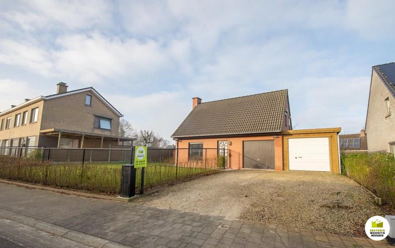 Instapklare woning in het centrum van Beernem met 3slpk, garage en tuin 