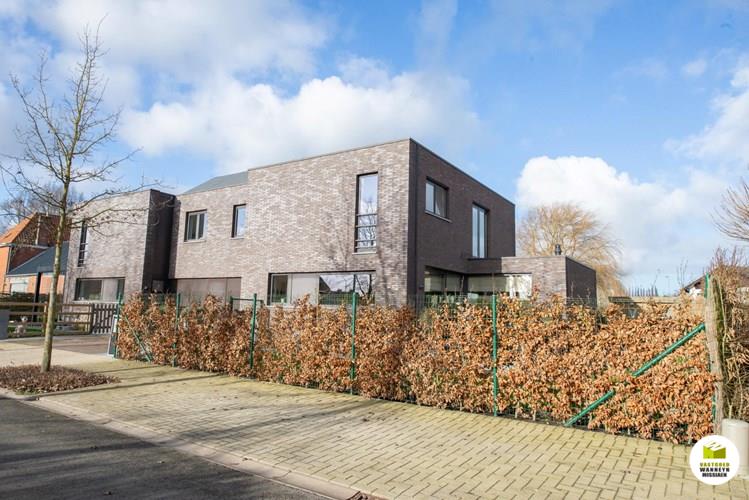 Moderne energiezuinige woning met 4slpk, garage en tuin op 10min van Brugge 