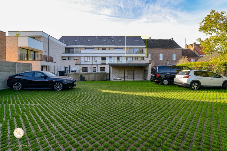 Nieuwbouw duplex met 3 slpk + parking + terras 