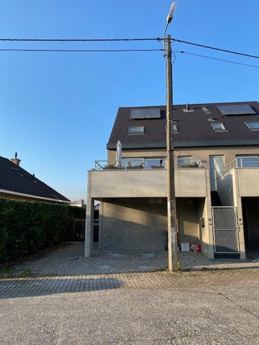 Appartement te huur in Sint-Niklaas met 2 slpks en zonne-terras. 