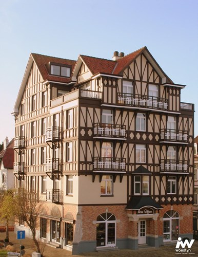 Top gelegen appartement in de Concessie van De Haan. 