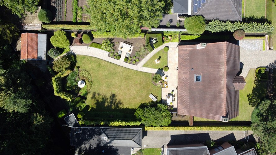 Klassieke villa op een perceel van 1.074 m&#178; met West-tuin te Schilde. 