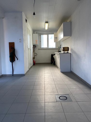 Woning met 3 slaapkamers en garage te Roeselare (Vrij: 1/07/2023) 