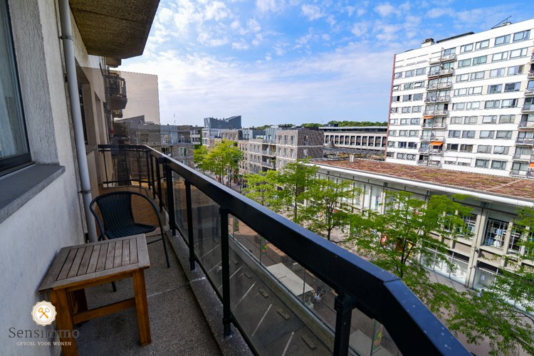 Appartement met 2 slaapkamers + parking en dubbel terras te Genk centrum 