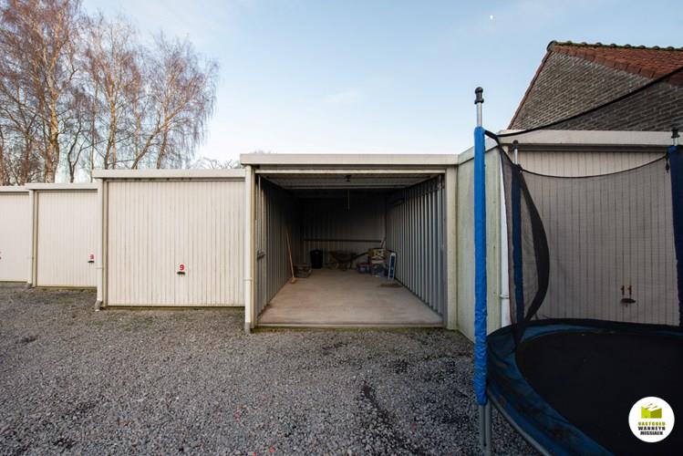 Gezellige, recente studio met staanplaats en garagebox op mooie ligging te Sint-Joris 