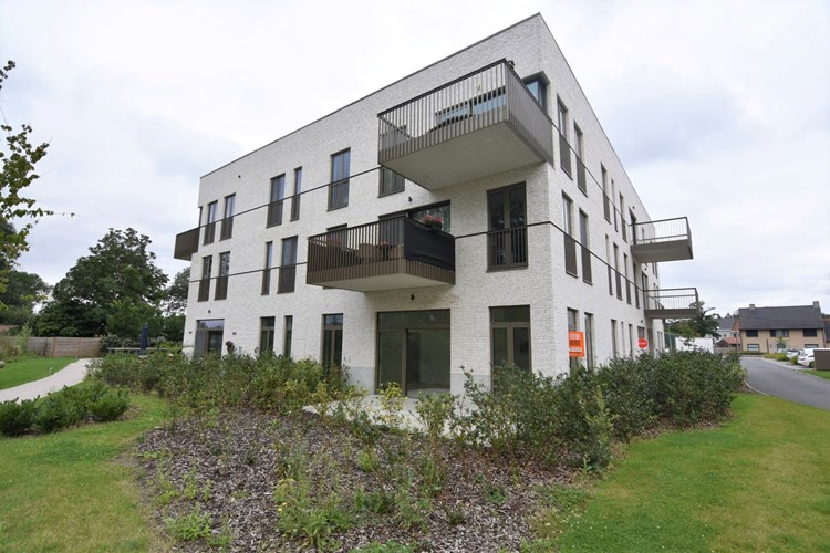 Gelijkvloers nieuwbouwappartement met 2 slpks in groene omgeving 