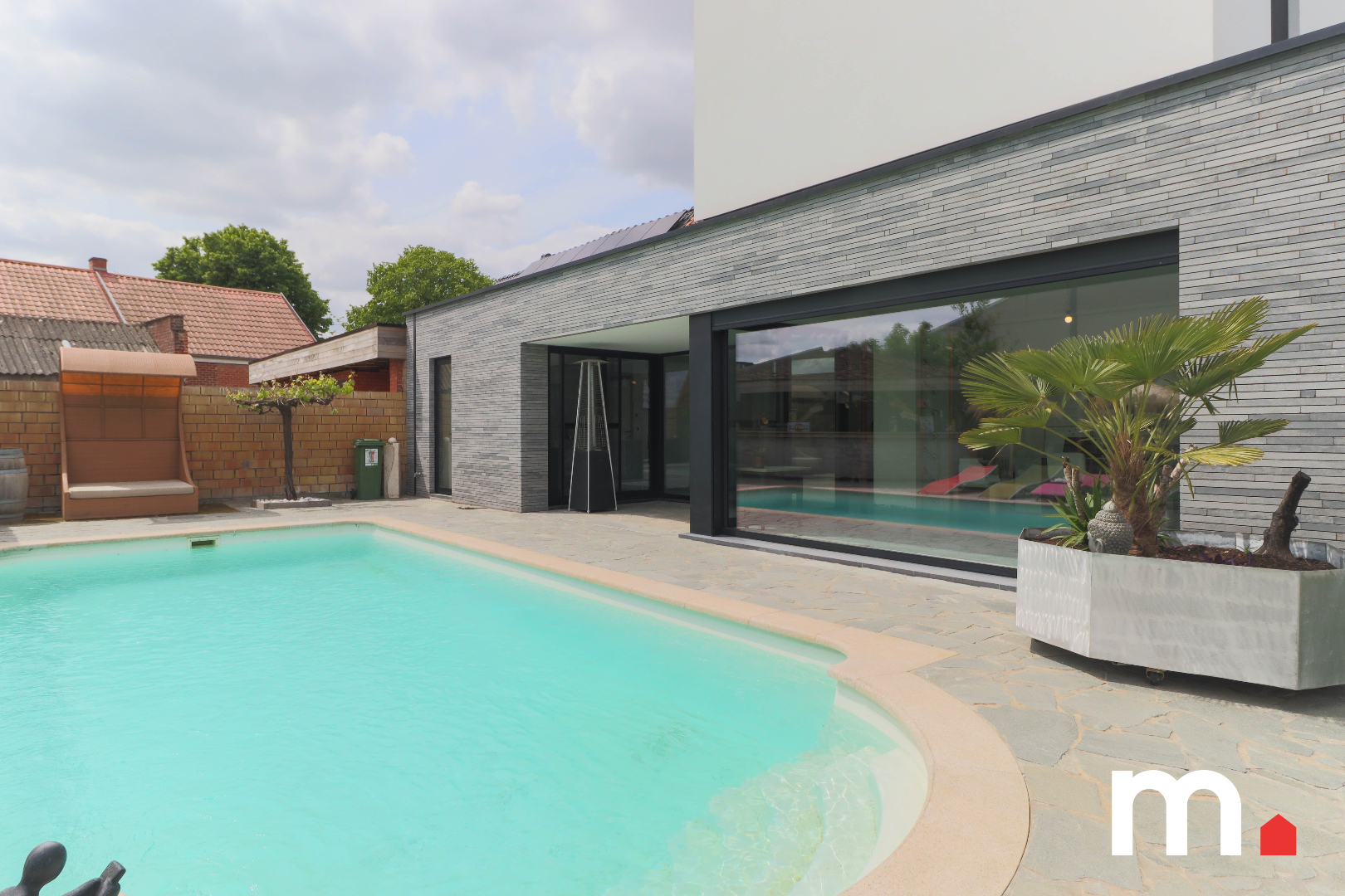 Moderne en lichtrijke woning te koop met zwembad in Sint-Jan (Ieper)