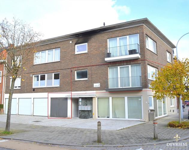 Rustig gelegen appartement met 2slpk en garage aan de stadsrand van Kortrijk 