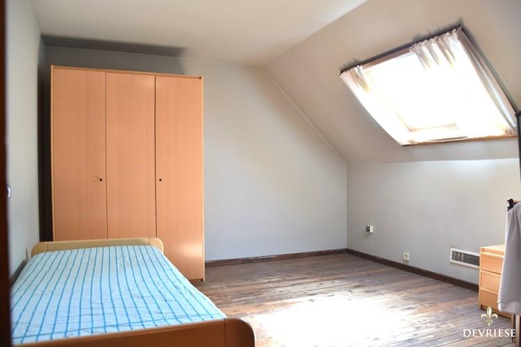 HOB met 4 slaapkamers en garage op zuidgericht perceel te koop in Lendelede 
