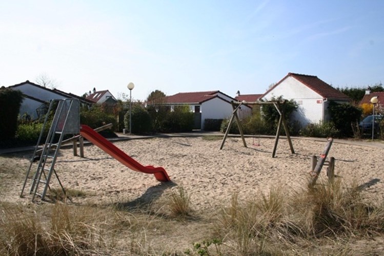 Maison de dunes nr. 94 dans un endroit calme au &quot;Noordzeepark Zeewind I&quot; &#224; Bredene. 