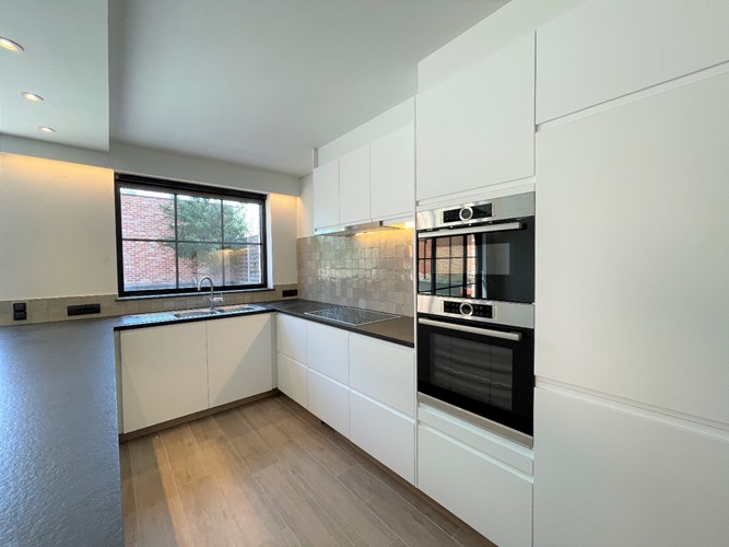 Zeer energiezuinig, gelijkvloers appartement met 2 slaapkamers in centrum Roeselare 