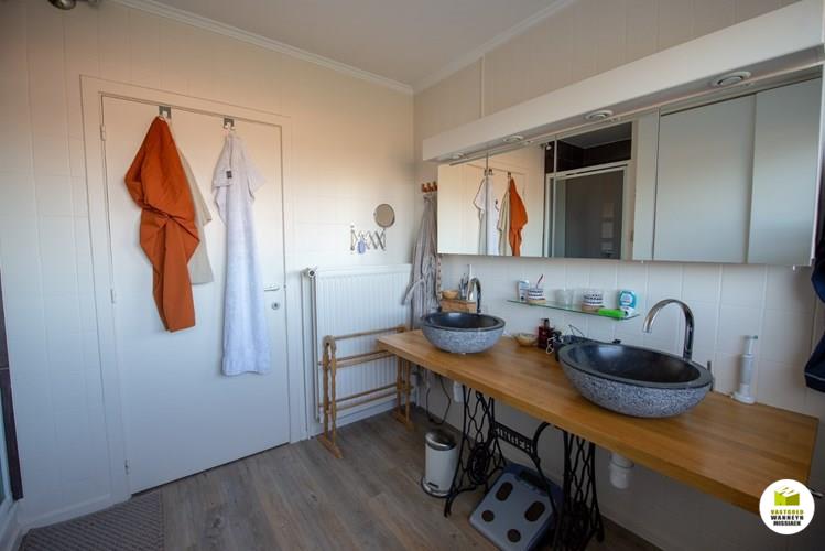 Zeer ruime multifunctionele woning met praktijkruimte alsook geschikt als kangoeroewoonst 