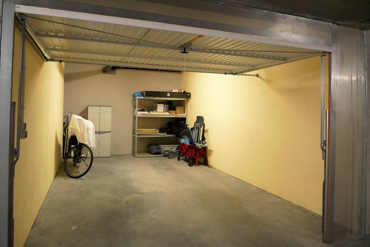 Instaplaar appartement met garagebox op domein met zwembad 