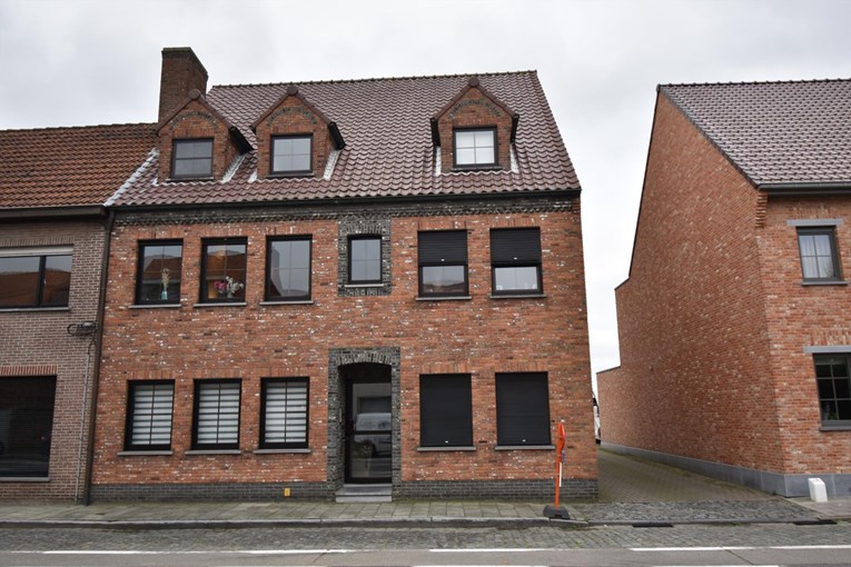 Appartement met 3 slaapkamers, terras en garage, rand centrum Maldegem. 