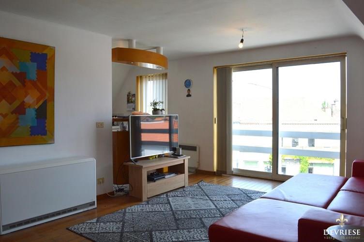 Verzorgd 2 slaapkamer appartement nabij centrum Kortrijk 