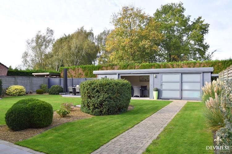 Alleenstaande woning te koop in Desselgem/Waregem met 3 slaapkamers, garage, carport en prachtig tuinzicht 